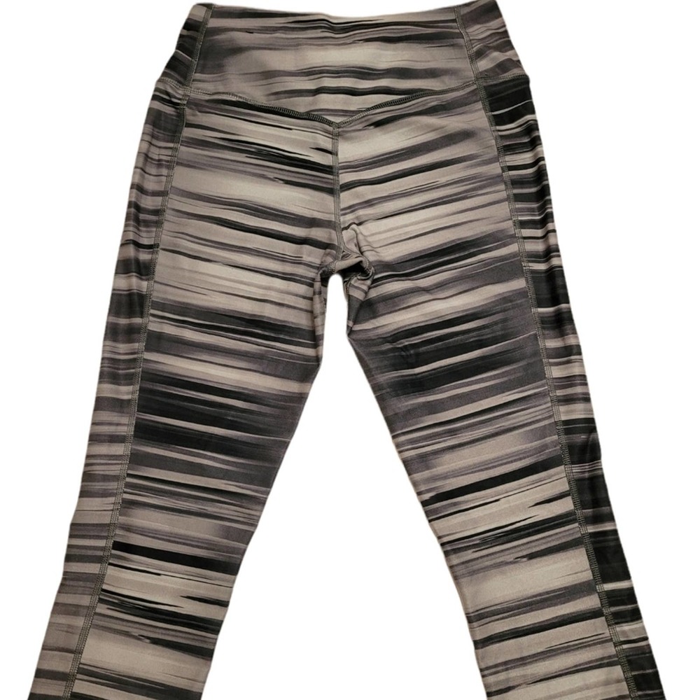 Nike Dri-Fit Gray Striped Cropped Work Out Leggings Size Small